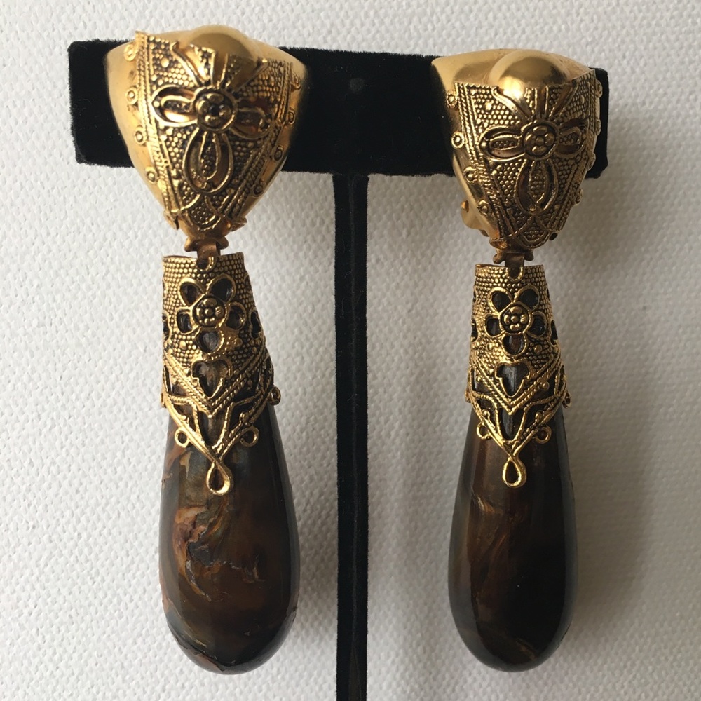 Vintage Drop Clip Earrings Gold-tone